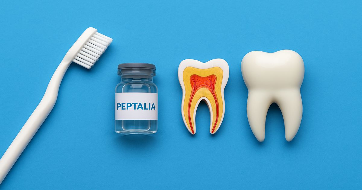 Cepillo de dientes, vial con etiqueta PEPTALIA y modelos anatómicos de un diente, representando avances en reparación de caries y esmalte